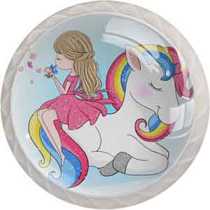 Pomo de cristal decorado con una niña sobre un unicornio de fantasía.